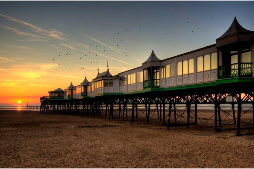 2 Bed Sleeps 6 Beach Retreat St Annes On Sea Villa Lytham St Annes Exterior photo
