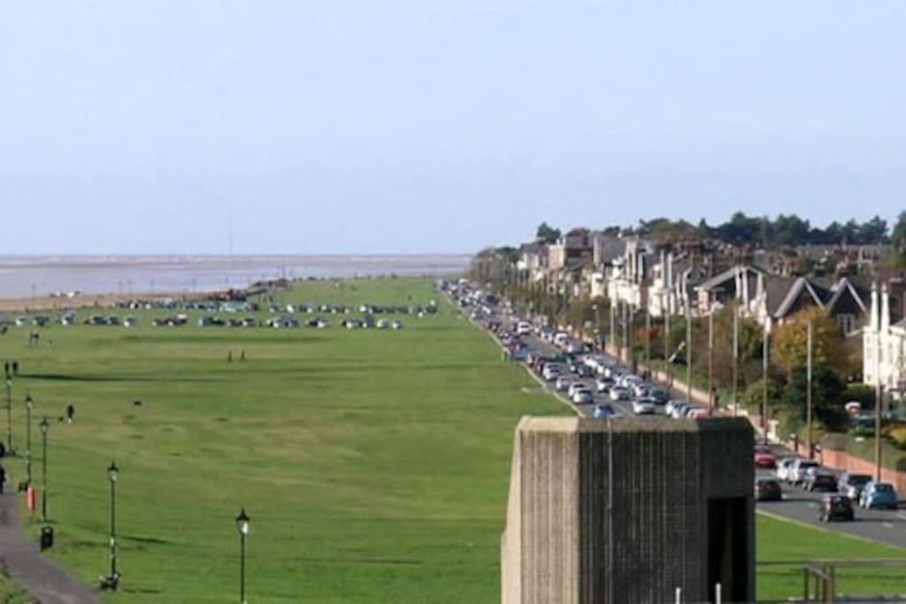 2 Bed Sleeps 6 Beach Retreat St Annes On Sea Villa Lytham St Annes Exterior photo